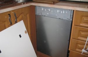 Установка фасада на посудомоечную машину в Чите
