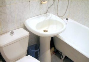 Установка раковины тюльпан в ванной в Чите